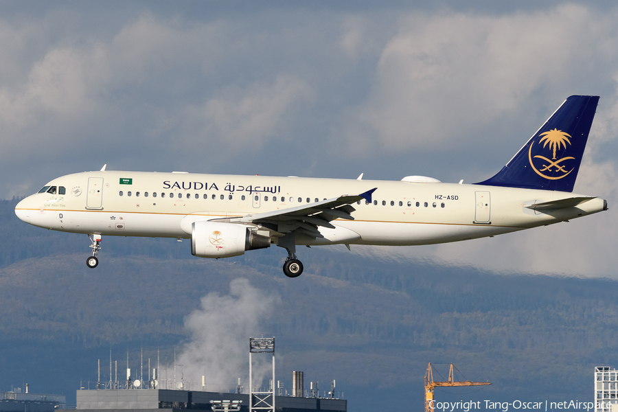 Saudi Arabian Airlines Airbus A320-214 (HZ-ASD) | Photo 537537