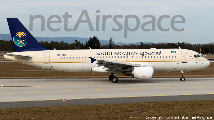 Saudi Arabian Airlines Airbus A320-214 (HZ-ASE) | Photo 149931