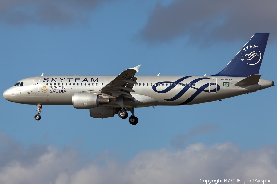 Saudi Arabian Airlines Airbus A320-214 (HZ-ASF) | Photo 33645