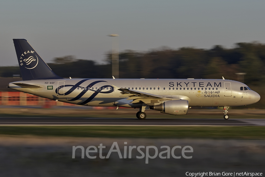 Saudi Arabian Airlines Airbus A320-214 (HZ-ASF) | Photo 40066
