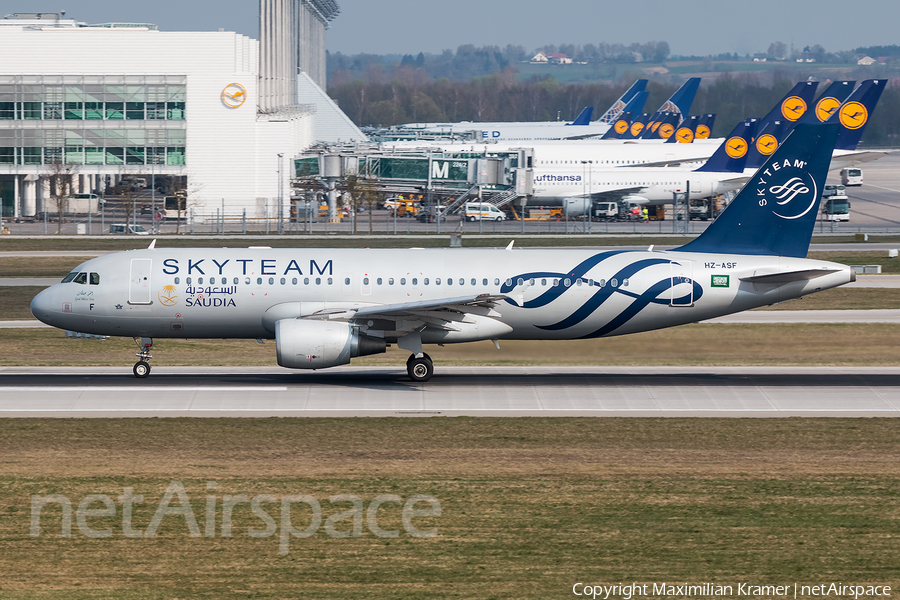 Saudi Arabian Airlines Airbus A320-214 (HZ-ASF) | Photo 392400