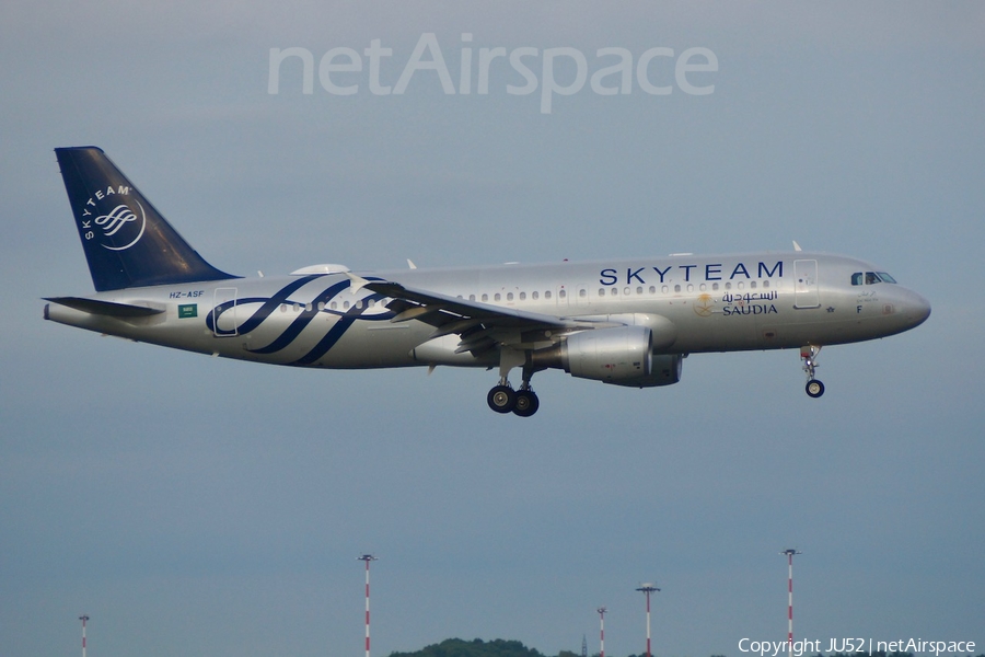 Saudi Arabian Airlines Airbus A320-214 (HZ-ASF) | Photo 325740