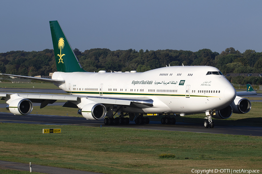 Saudi Arabian Government Boeing 747-468 (HZ-HM1) | Photo 527226