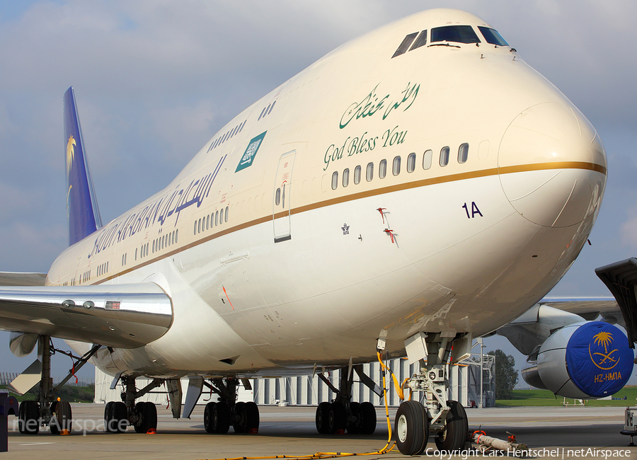 Saudi Arabian Royal Flight Boeing 747-3G1 (HZ-HM1A) | Photo 85457