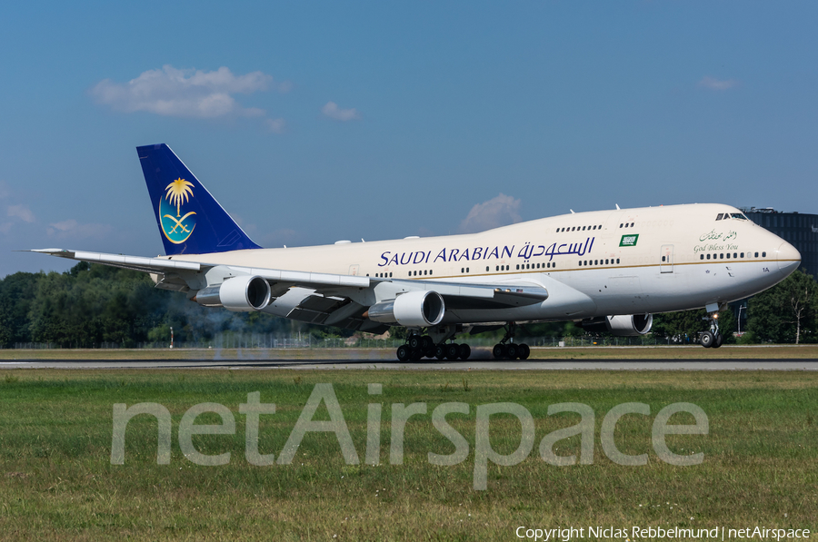 Saudi Arabian Royal Flight Boeing 747-3G1 (HZ-HM1A) | Photo 255807