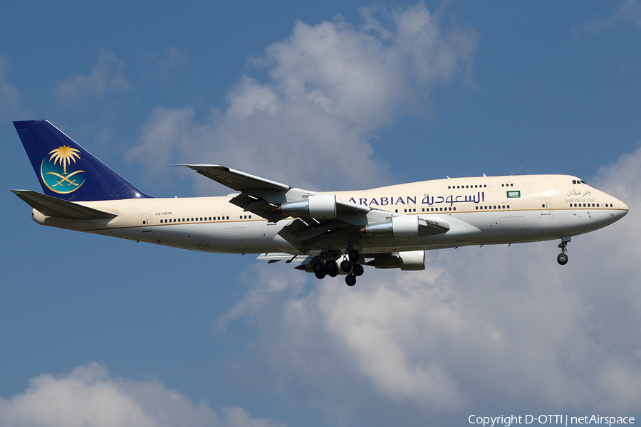 Saudi Arabian Royal Flight Boeing 747-3G1 (HZ-HM1A) | Photo 255929