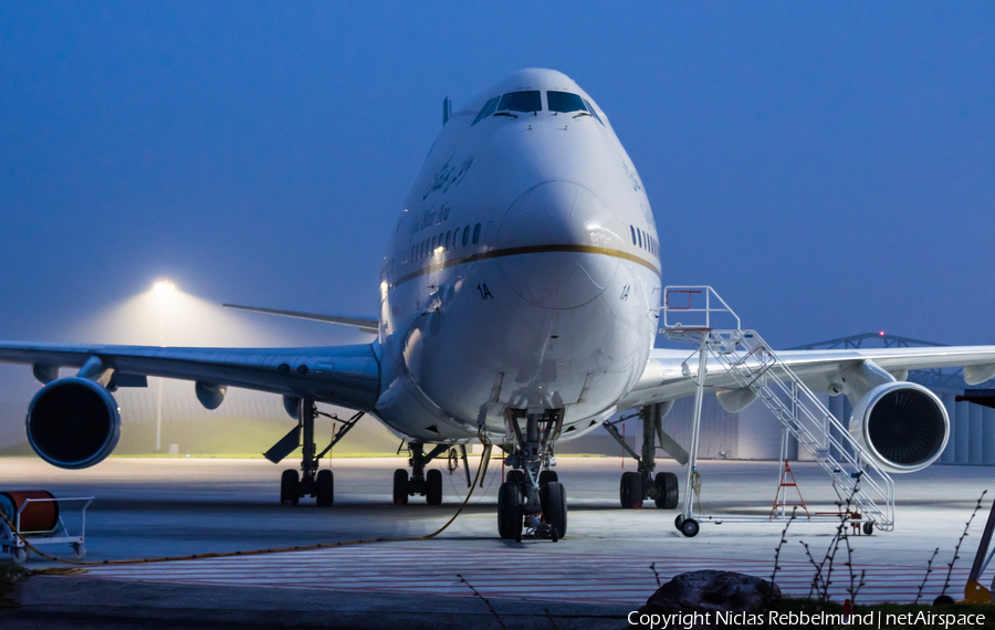Saudi Arabian Royal Flight Boeing 747-3G1 (HZ-HM1A) | Photo 310105