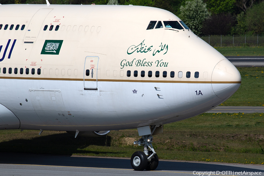 Saudi Arabian Royal Flight Boeing 747-3G1 (HZ-HM1A) | Photo 315595