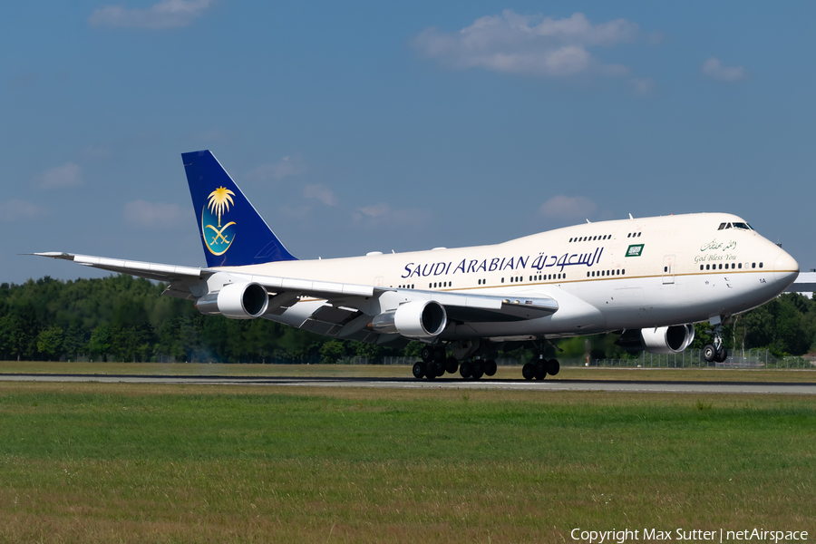 Saudi Arabian Royal Flight Boeing 747-3G1 (HZ-HM1A) | Photo 430883