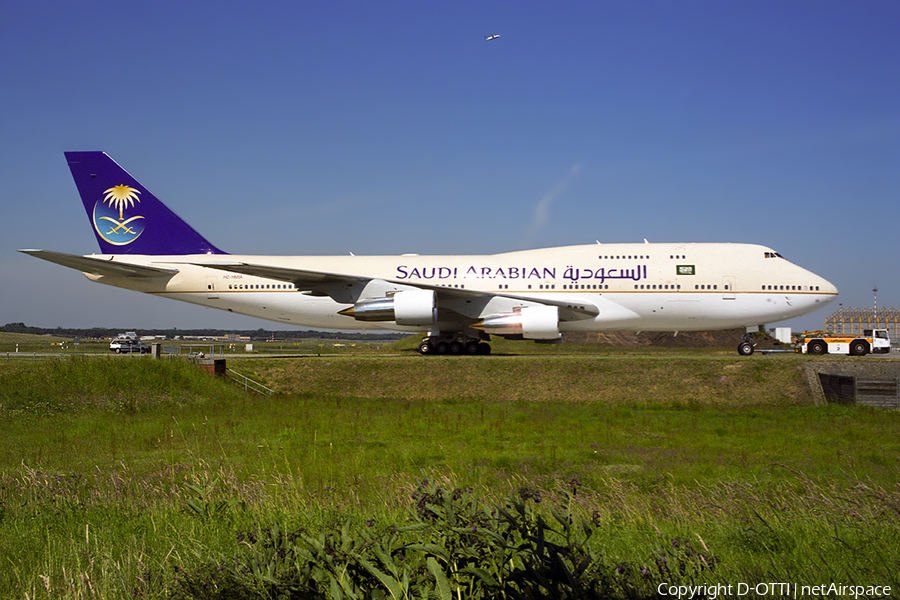 Saudi Arabian Royal Flight Boeing 747-3G1 (HZ-HM1A) | Photo 481752