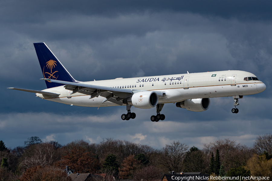 Saudi Arabian Royal Flight Boeing 757-23A (HZ-HMED) | Photo 437173