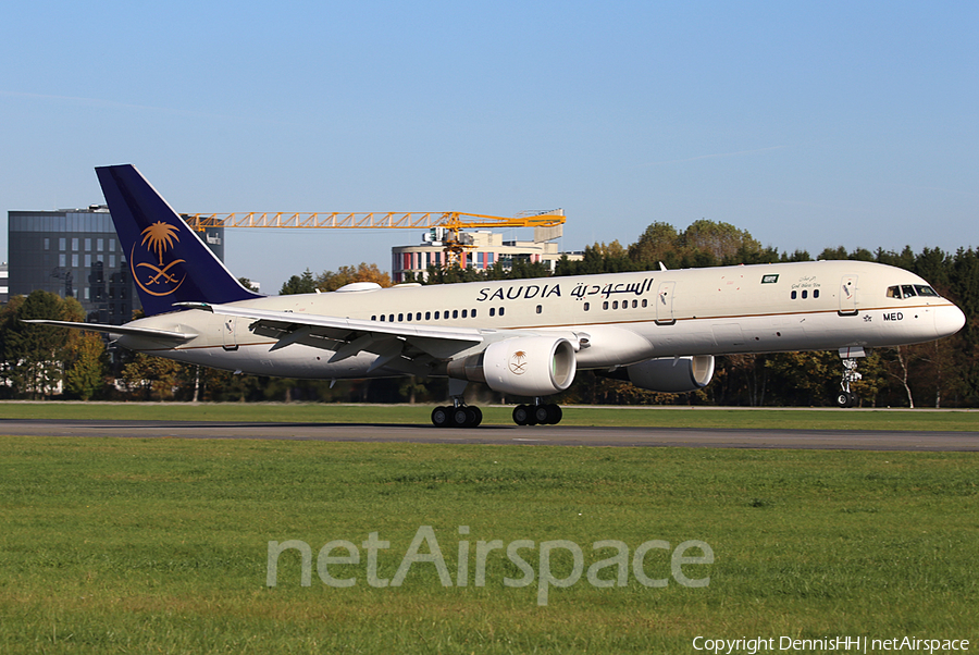 Saudi Arabian Royal Flight Boeing 757-23A (HZ-HMED) | Photo 477950