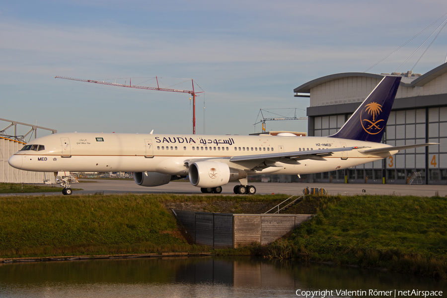 Saudi Arabian Royal Flight Boeing 757-23A (HZ-HMED) | Photo 486385