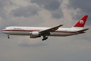 Meridiana Boeing 767-304(ER) (I-AIGG) at  Hannover - Langenhagen, Germany