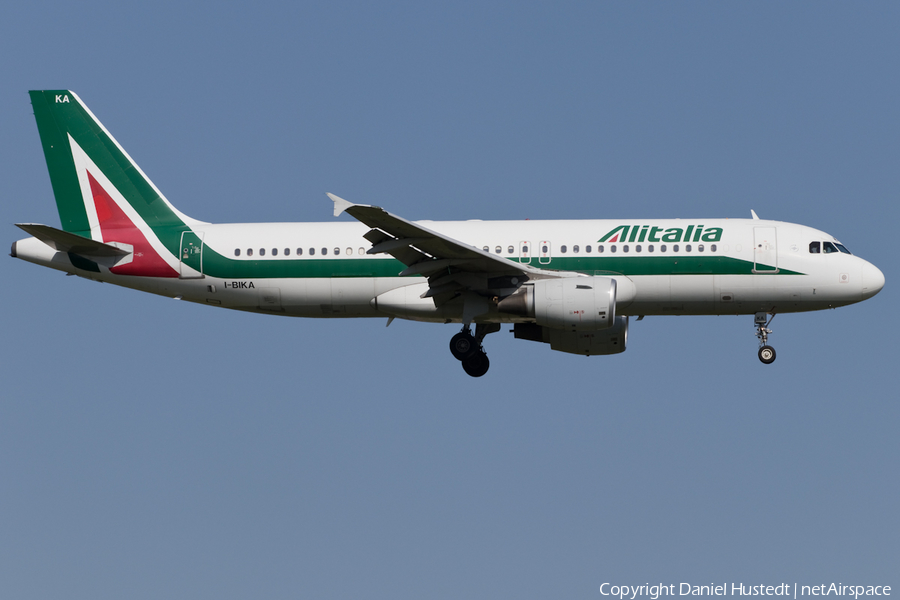 Alitalia Airbus A320-214 (I-BIKA) | Photo 426117