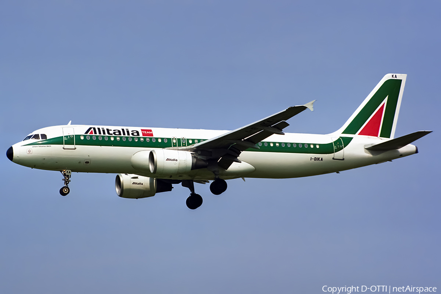 Alitalia Airbus A320-214 (I-BIKA) | Photo 663096