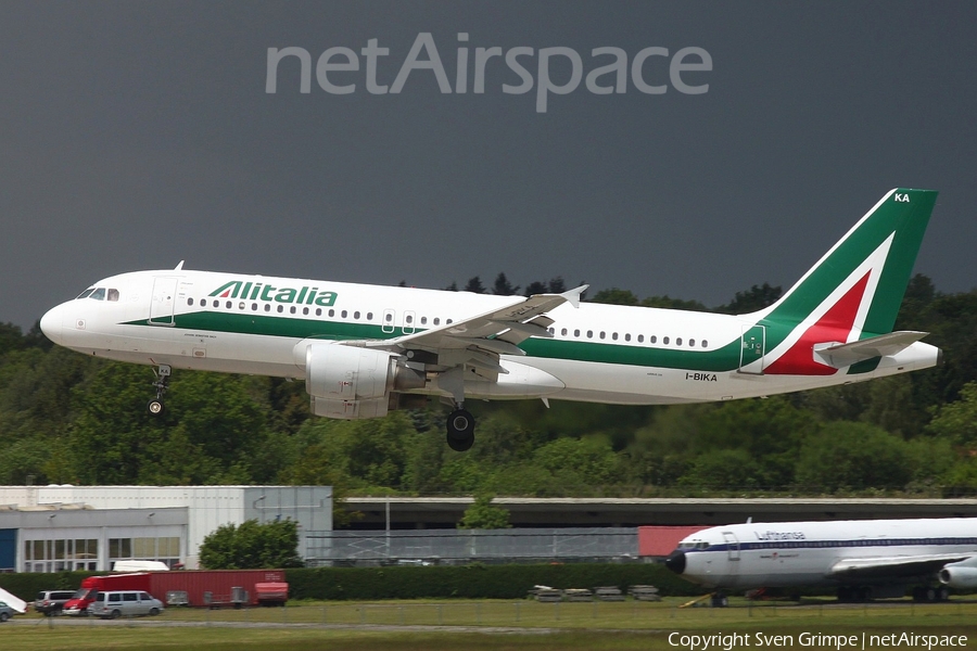 Alitalia Airbus A320-214 (I-BIKA) | Photo 77504