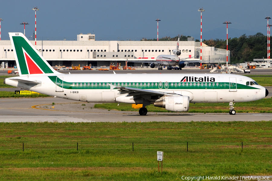 Alitalia Airbus A320-214 (I-BIKB) | Photo 311147