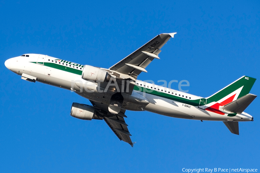Alitalia Airbus A320-214 (I-BIKC) | Photo 305380