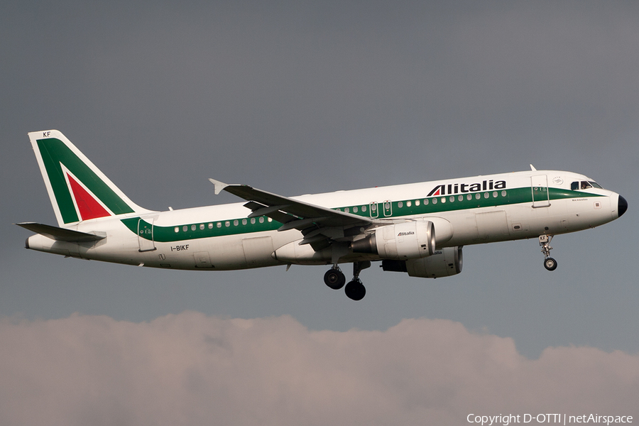 Alitalia Airbus A320-214 (I-BIKF) | Photo 196187