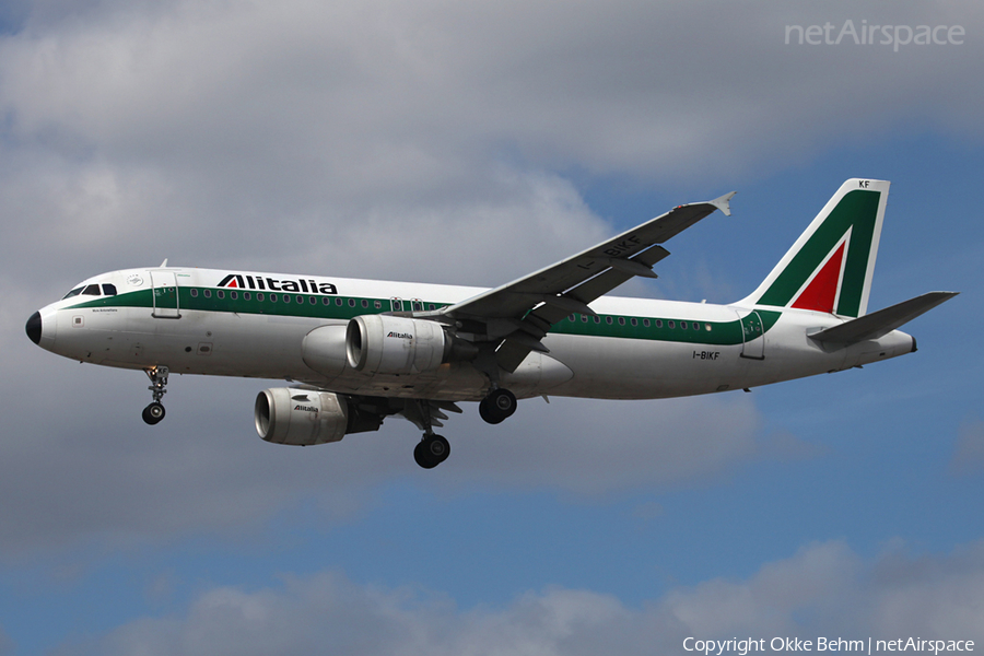 Alitalia Airbus A320-214 (I-BIKF) | Photo 57698