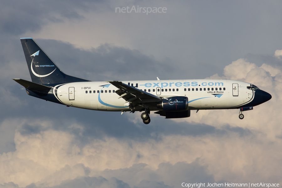 Blu-Express (Blue Panorama Airlines) Boeing 737-31S (I-BPAI) | Photo 60402