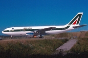 Alitalia Airbus A300B2-203 (I-BUSN) at  Hamburg - Fuhlsbuettel (Helmut Schmidt), Germany