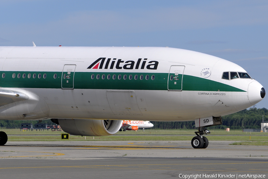 Alitalia Boeing 777-243(ER) (I-DISD) | Photo 311129