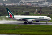 Alitalia Boeing 777-243(ER) (I-DISU) at  Sao Paulo - Guarulhos - Andre Franco Montoro (Cumbica), Brazil