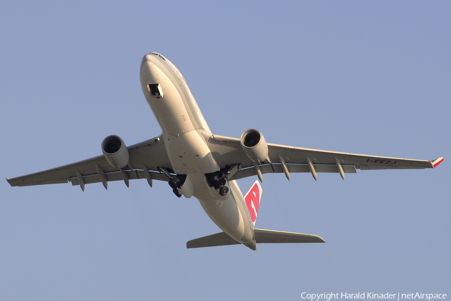 Eurofly Airbus A330-223 (I-EEZJ) | Photo 312332