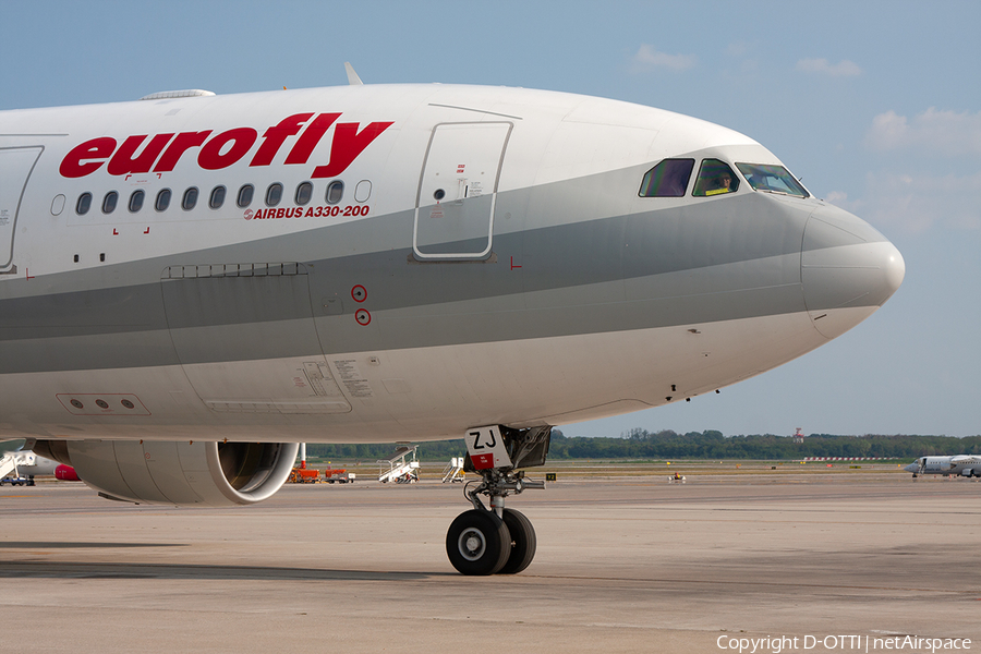 Eurofly Airbus A330-223 (I-EEZJ) | Photo 369567