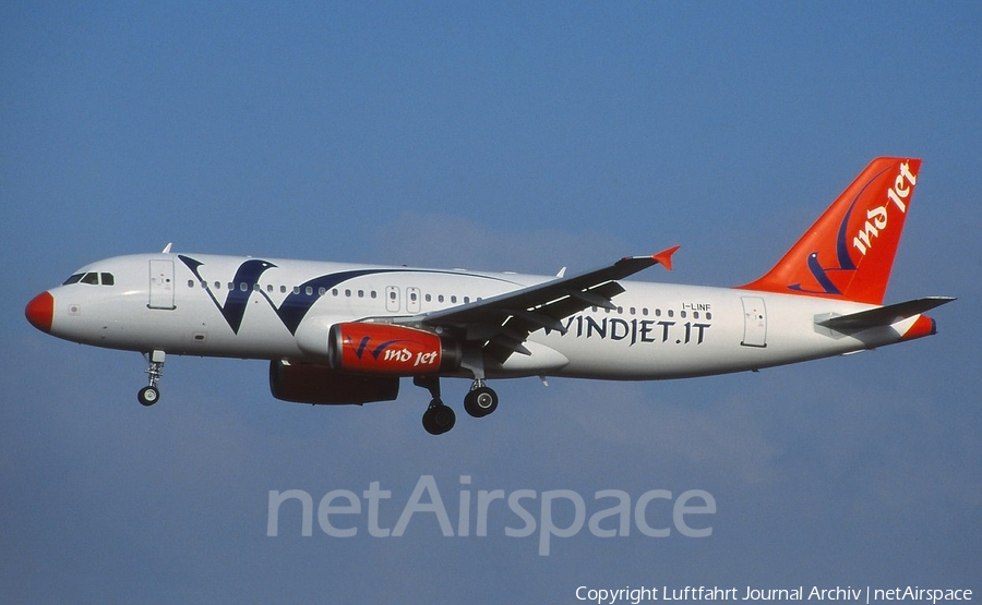 Wind Jet Airbus A320-231 (I-LINF) | Photo 410266