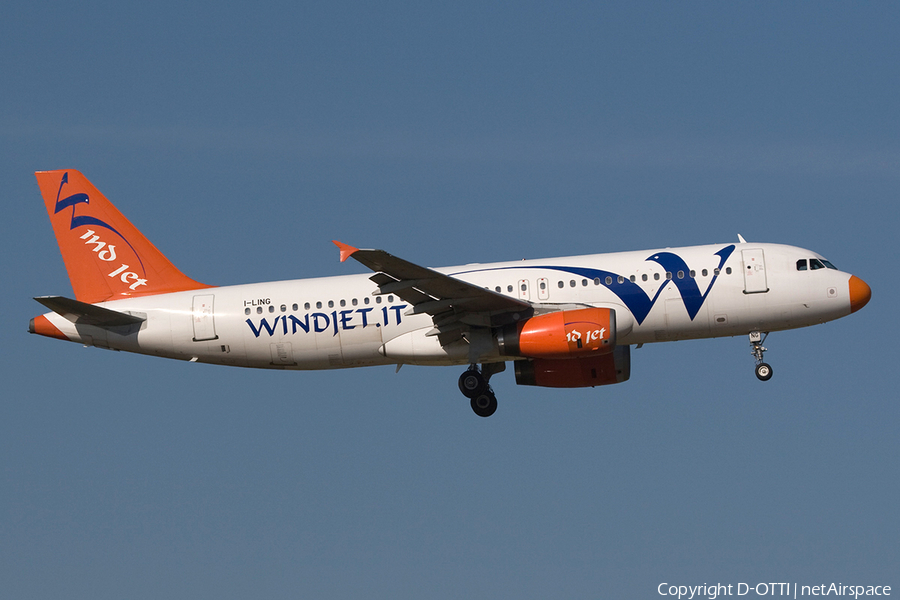 Wind Jet Airbus A320-231 (I-LING) | Photo 265457