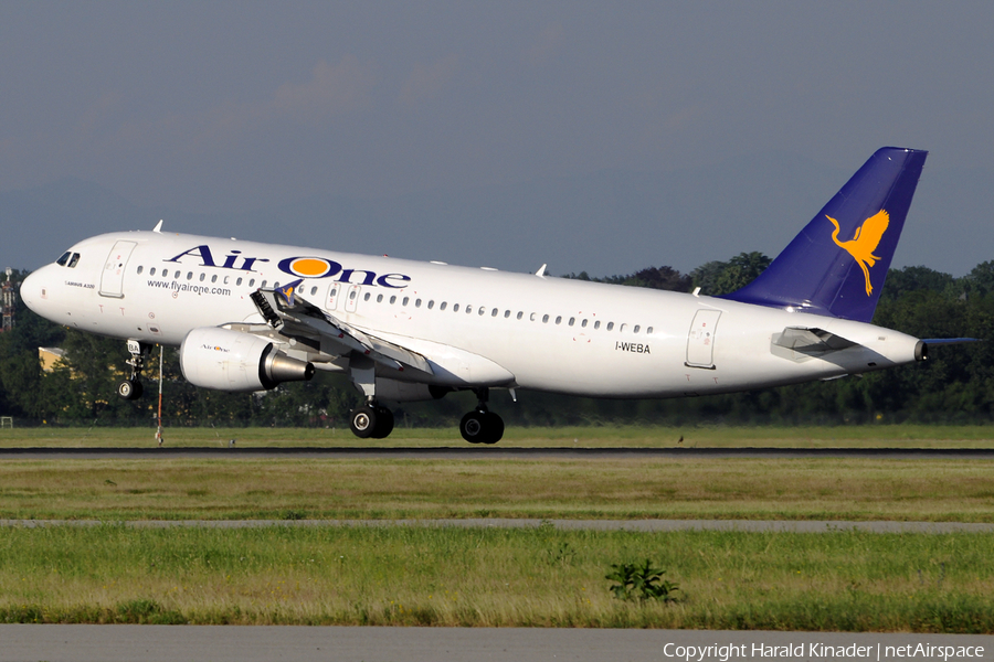 Air One Airbus A320-214 (I-WEBA) | Photo 312010