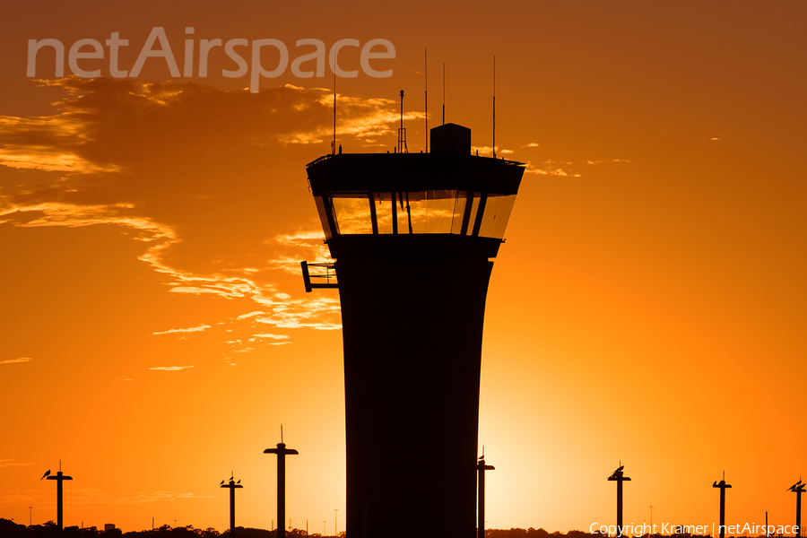Aviation photo 677135