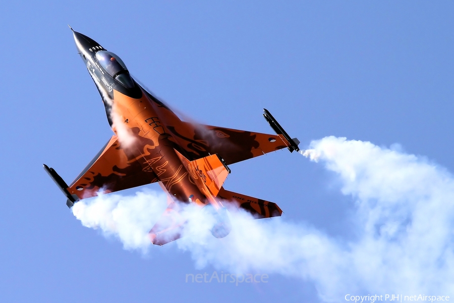 Royal Netherlands Air Force General Dynamics F-16AM Fighting Falcon (J-015) | Photo 42892