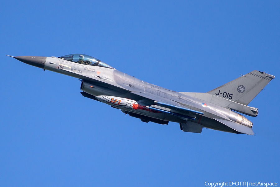 Royal Netherlands Air Force General Dynamics F-16AM Fighting Falcon (J-015) | Photo 239256