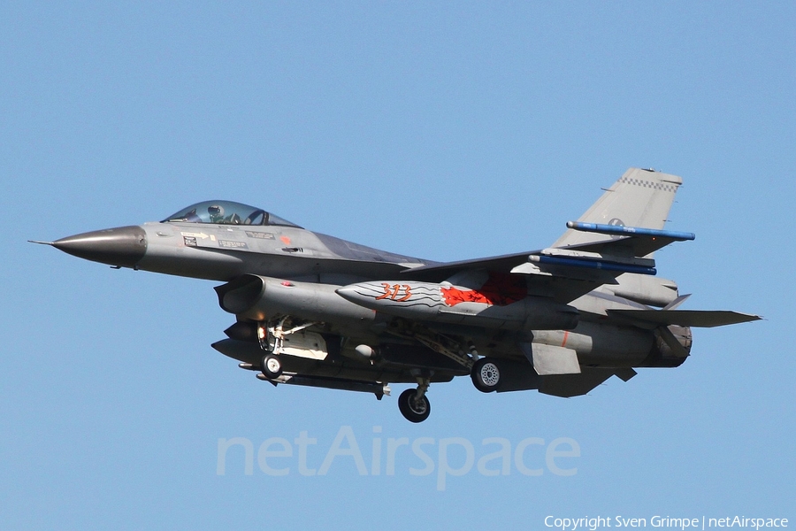 Royal Netherlands Air Force General Dynamics F-16AM Fighting Falcon (J-015) | Photo 239645