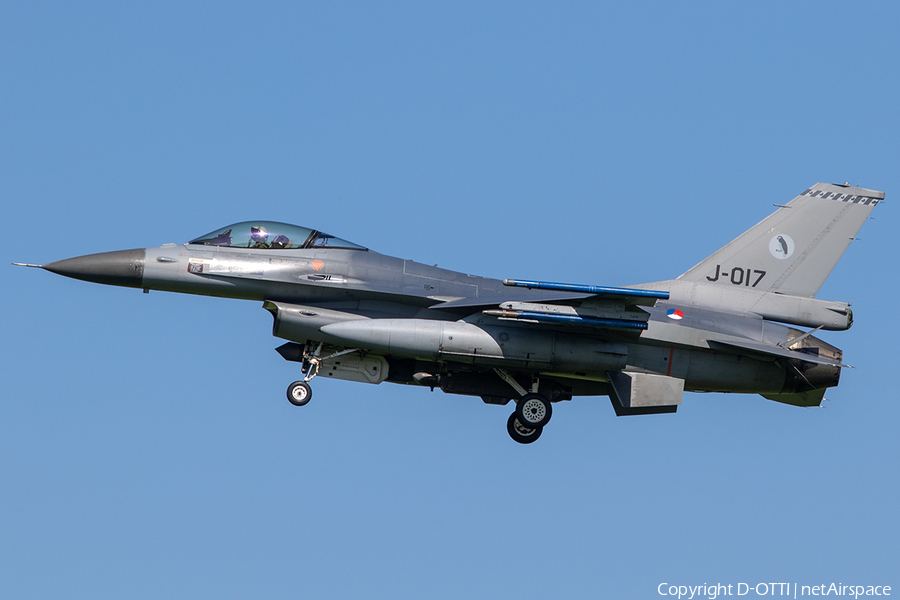 Royal Netherlands Air Force General Dynamics F-16AM Fighting Falcon (J-017) | Photo 240041