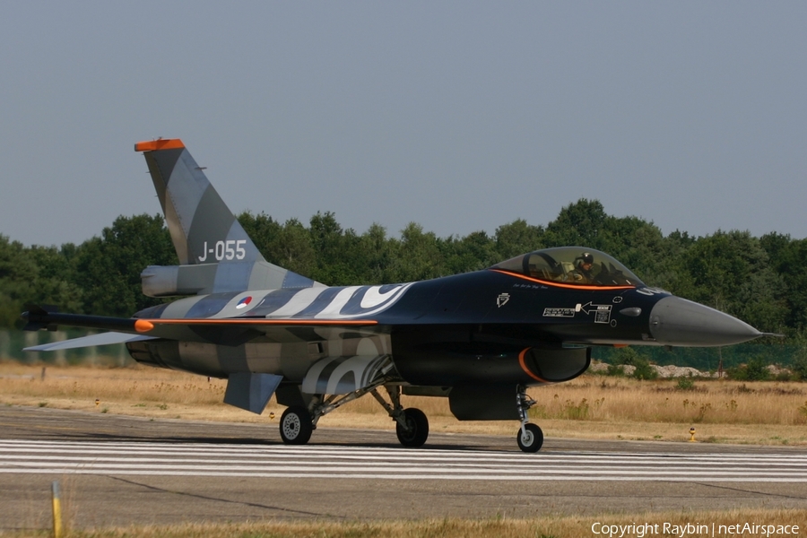 Royal Netherlands Air Force General Dynamics F-16AM Fighting Falcon (J-055) | Photo 559568