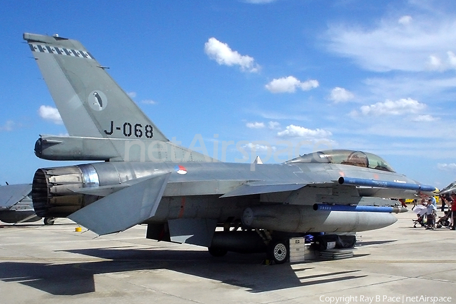 Royal Netherlands Air Force General Dynamics F-16BM Fighting Falcon (J-068) | Photo 391594