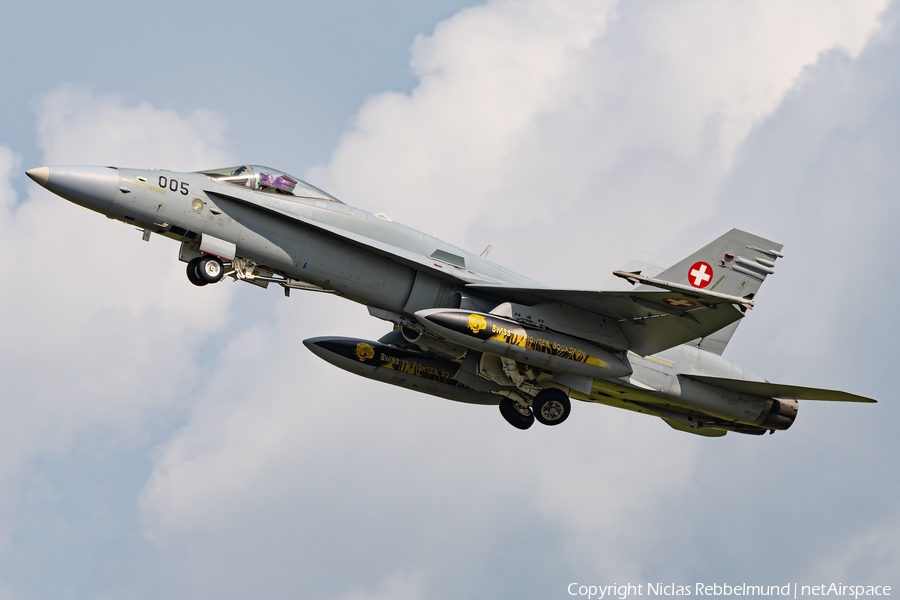 Swiss Air Force McDonnell Douglas F/A-18C Hornet (J-5005) | Photo 627094