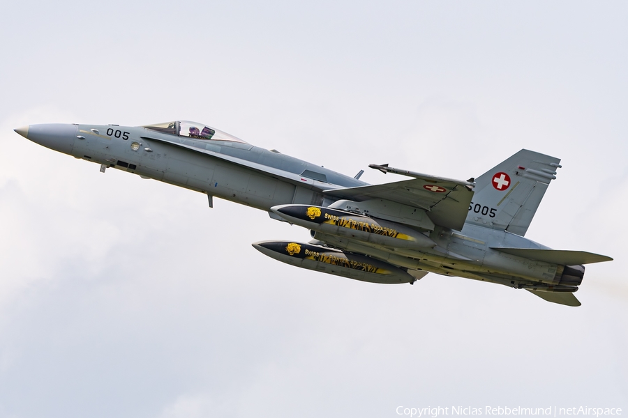 Swiss Air Force McDonnell Douglas F/A-18C Hornet (J-5005) | Photo 627193