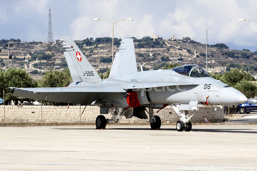 Swiss Air Force McDonnell Douglas F/A-18C Hornet (J-5015) | Photo 231903