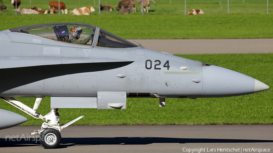 Swiss Air Force McDonnell Douglas F/A-18C Hornet (J-5024) | Photo 194072