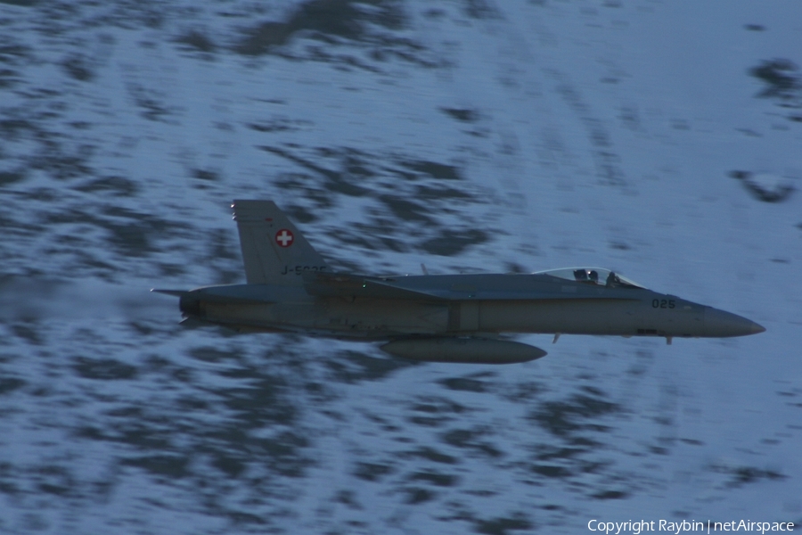 Swiss Air Force McDonnell Douglas F/A-18C Hornet (J-5025) | Photo 550284