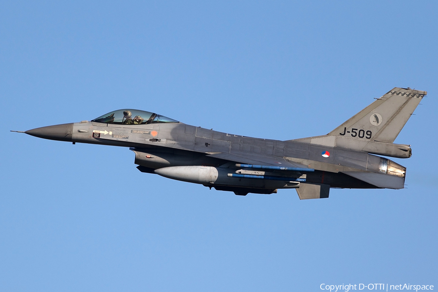 Royal Netherlands Air Force General Dynamics F-16AM Fighting Falcon (J-509) | Photo 154211