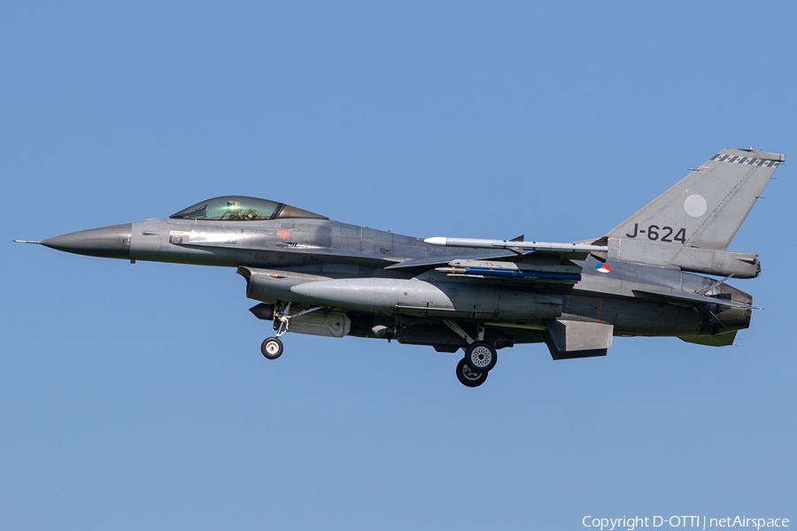 Royal Netherlands Air Force General Dynamics F-16AM Fighting Falcon (J-624) | Photo 240042