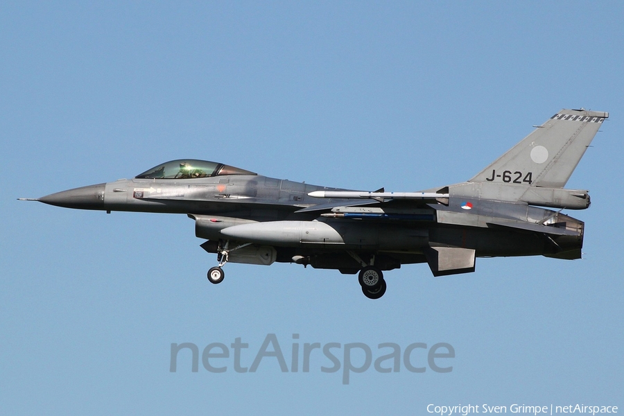 Royal Netherlands Air Force General Dynamics F-16AM Fighting Falcon (J-624) | Photo 239960