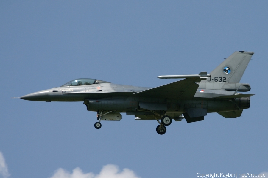 Royal Netherlands Air Force General Dynamics F-16AM Fighting Falcon (J-632) | Photo 551904